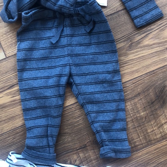 NWT GAP BABY Blue Onesis with pants & 3 pair pants white with black all 6-12 mos - Picture 8 of 9